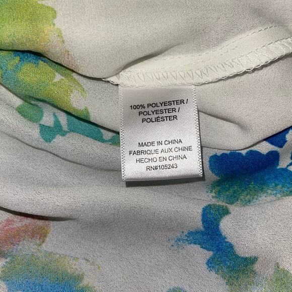 Bobeau Studio B Long Sleeve White Floral Blouse Size Medium NWT - Picture 8 of 8